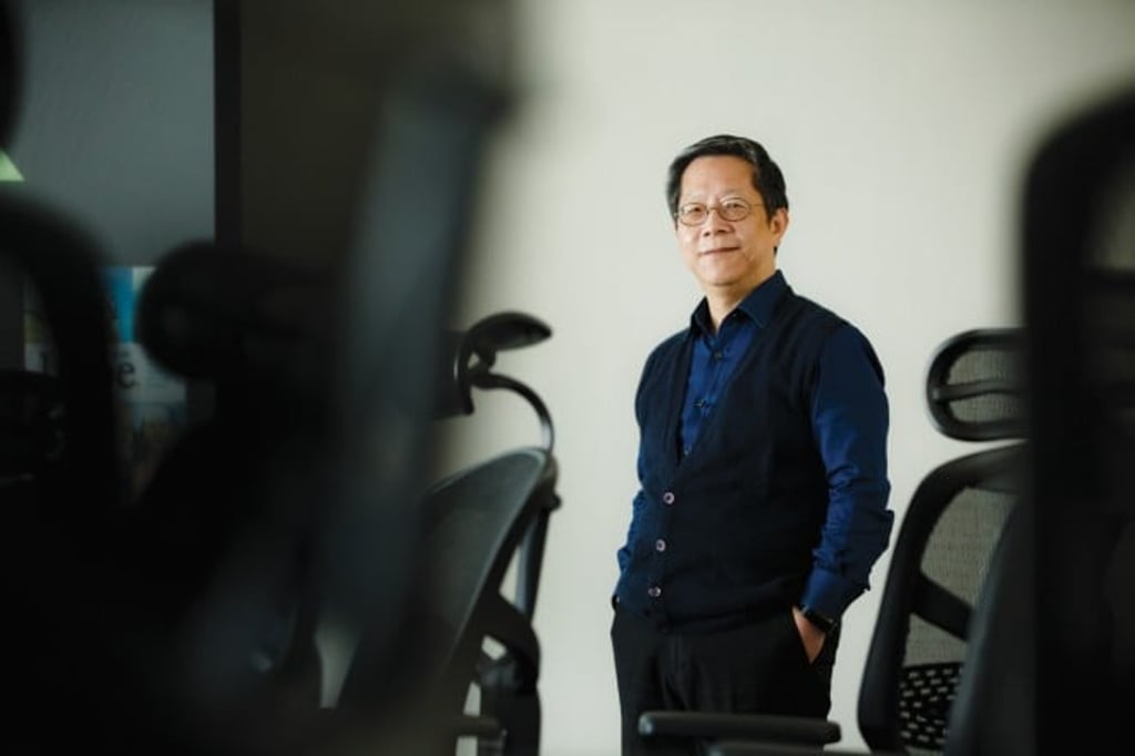 Professor Samuel Ho advises people to look ahead to the future and to be flexible about changing their goals according to the situation at different moments. Professor Samuel Ho advises people to look ahead to the future and to be flexible about changing their goals according to the situation at different moments.