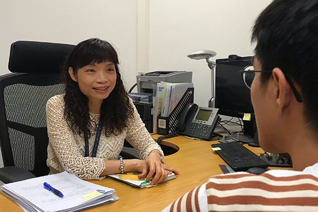 Alice Leung Kirkwood, Section Head of Career and Leadership Centre says in addition to CARLS, “Career Month” and “One Final-year Student, One Employability Consultant” Scheme are also the major initiatives to boost graduates’ employability and job landing opportunities.