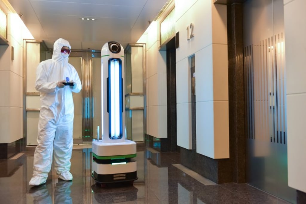 Best Result adopted a UV sanitisation robot to further enhance its sanitisation services. By emitting UV light with an optimal wavelength, the robot can effectively destroy the DNA or RNA structure of microorganisms such as viruses and bacteria, eliminating their ability to reproduce. This results in a sanitisation effect of up to 99.9999%. Best Result adopted a UV sanitisation robot to further enhance its sanitisation services. By emitting UV light with an optimal wavelength, the robot can effectively destroy the DNA or RNA structure of microorganisms such as viruses and bacteria, eliminating their ability to reproduce. This results in a sanitisation effect of up to 99.9999%.