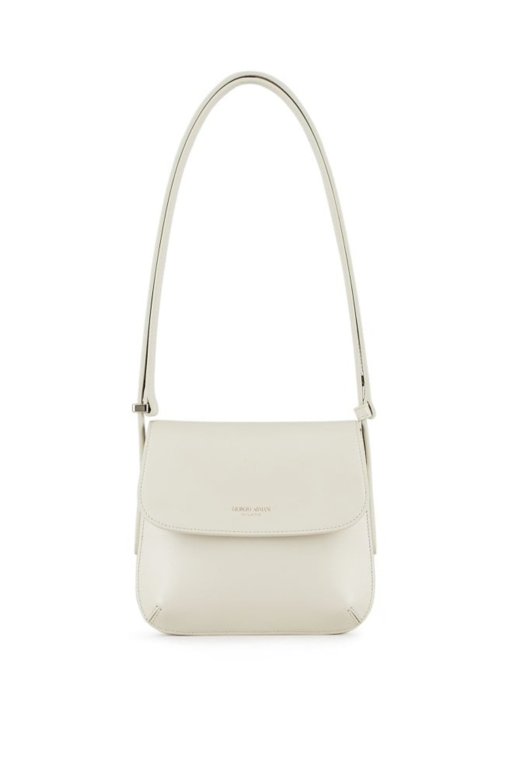 Contrast the dark shades of a winter wardrobe with a white La Prima bag. Contrast the dark shades of a winter wardrobe with a white La Prima bag.