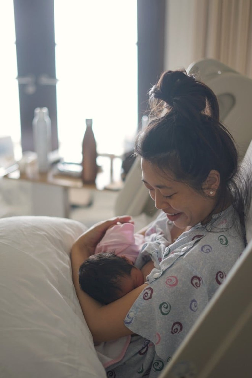 Tiffany delivers her first baby girl Leia according to her birth plan.