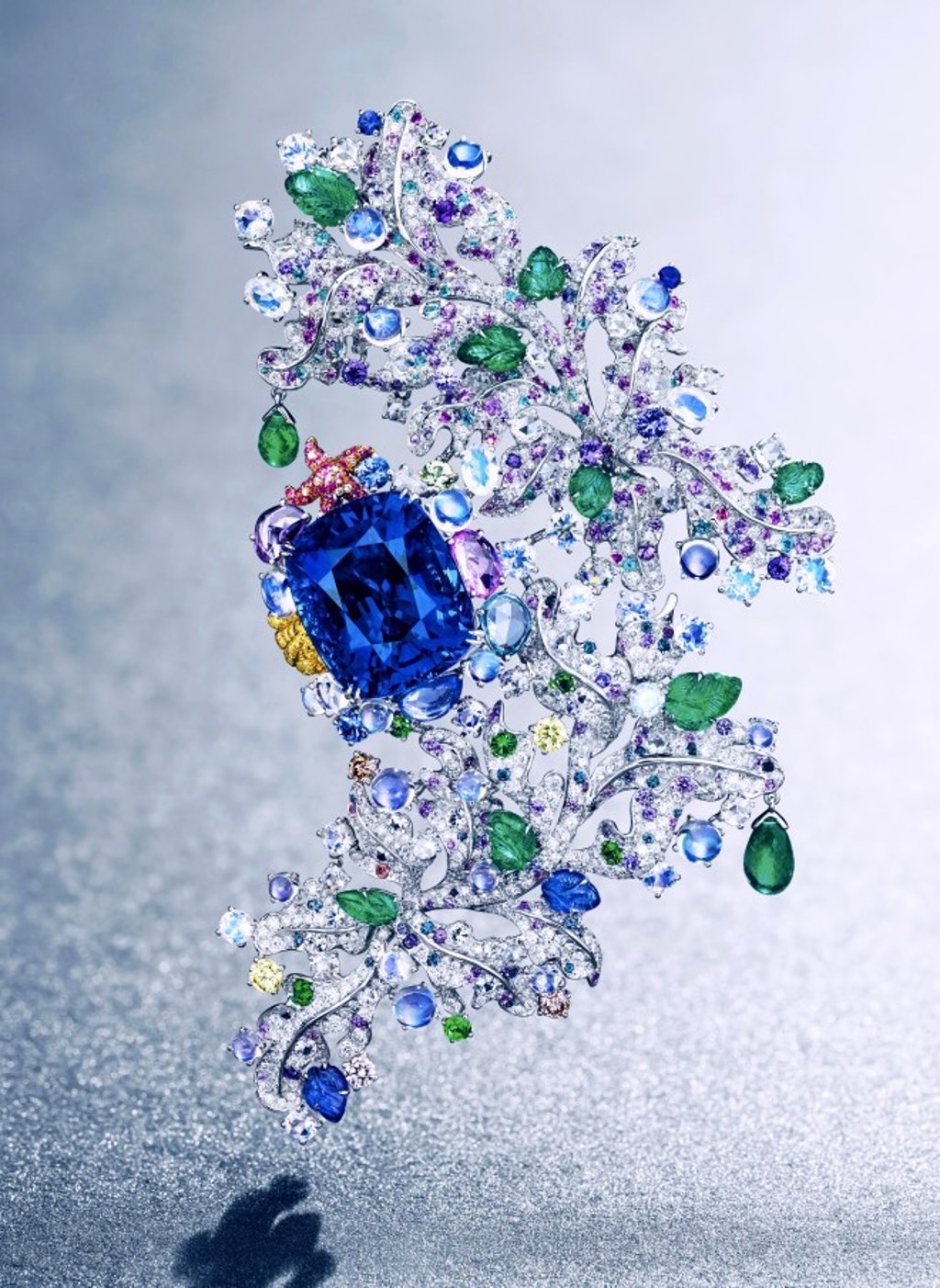 The “Côte d’Azur Brooch” sold for approx. HK$35,420,000 at Christie’s Magnificent Jewels auction in Geneva in November 2013.