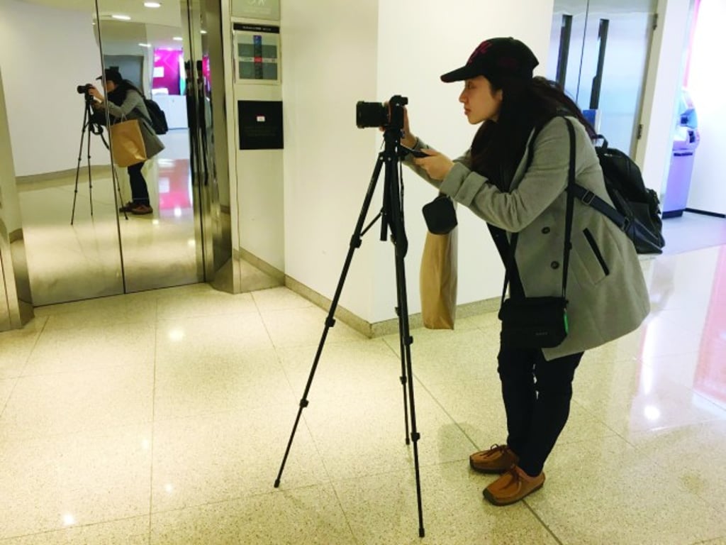 Besides Cantonese opera, Leung Fei-tung also likes exploring other art forms, such as movies and plays.