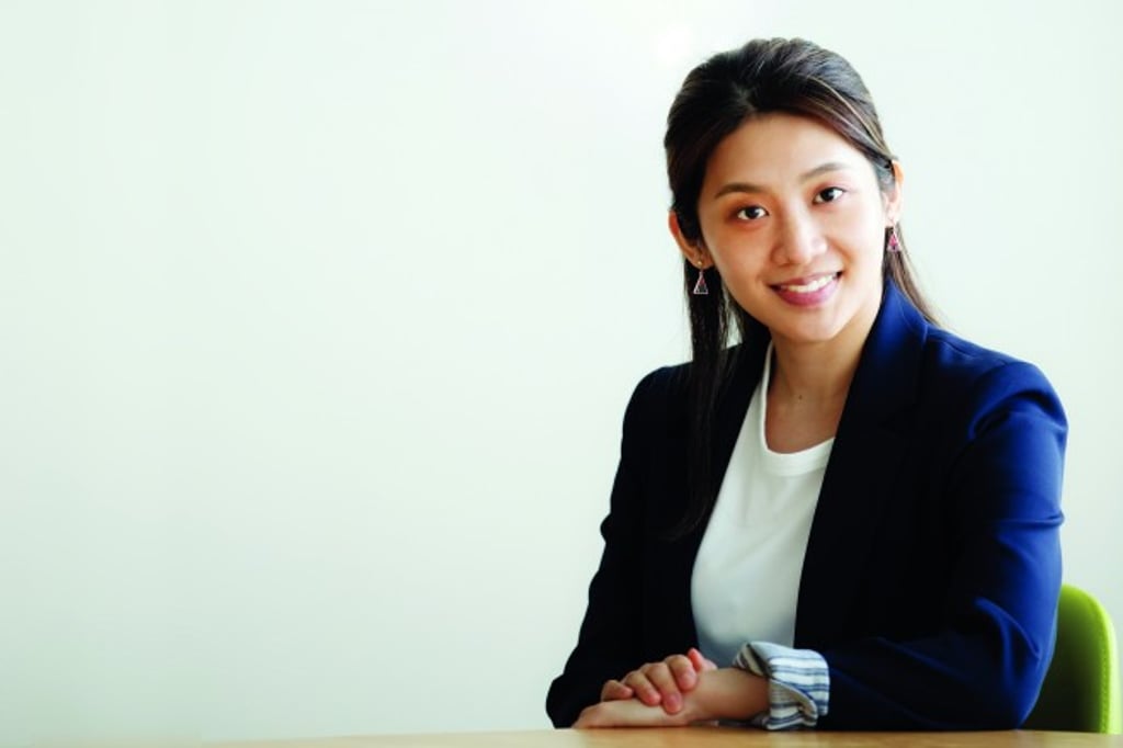 Leung Fei-tung has been interested in Cantonese opera for a long time. Leung Fei-tung has been interested in Cantonese opera for a long time.
