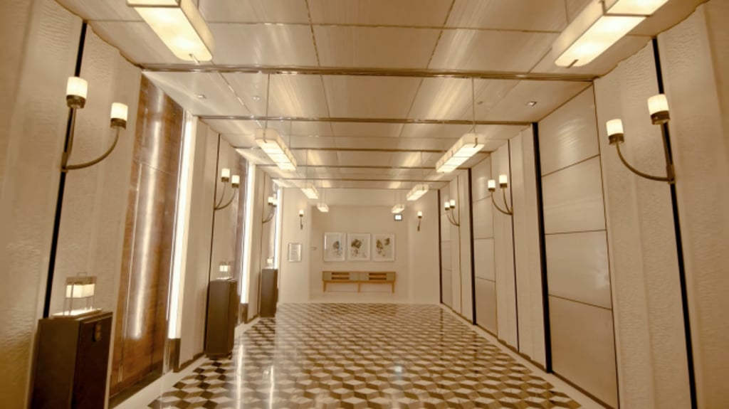 Rosewood Hong Kong has adopted a range of energy-saving and environmental measures. The hotel installed around 50,000 LED light bulbs and strips, saving more than 70% in electricity compared with traditional lighting.