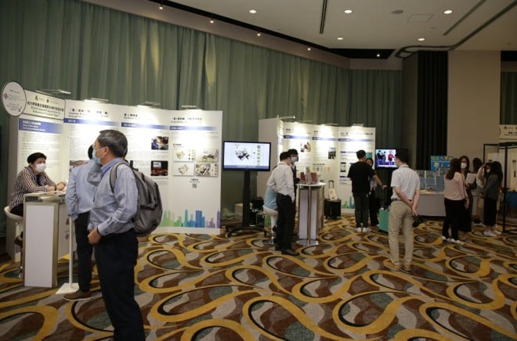 Exhibitions were set up to introduce the district-based programmes and territory-wide programmes under the JCAFC Project. Exhibitions were set up to introduce the district-based programmes and territory-wide programmes under the JCAFC Project.