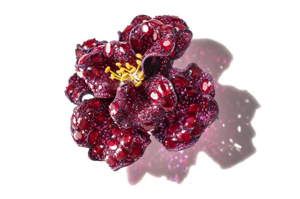 2018 Black Label Masterpiece XVIII “Peony Brooch” is inducted into the V&A in May 2021.