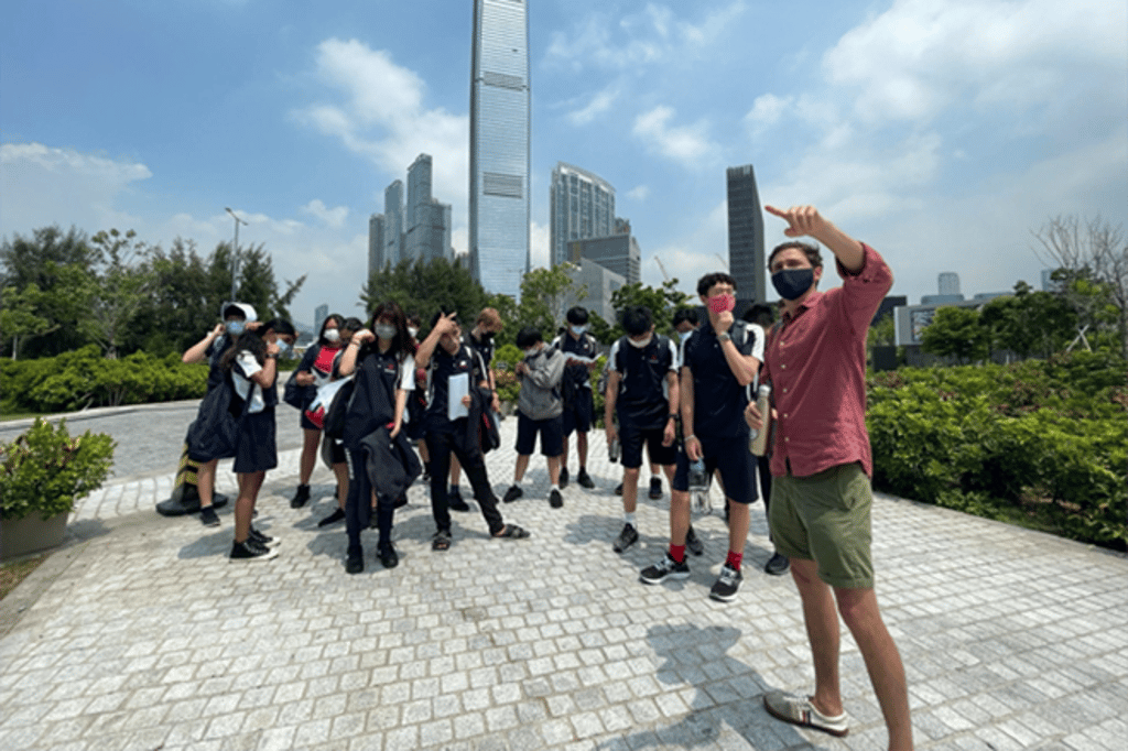 High school students choose from 25+ different courses and find their unique graduation pathways with the support of the University Guidance counselor, faculty and parents.