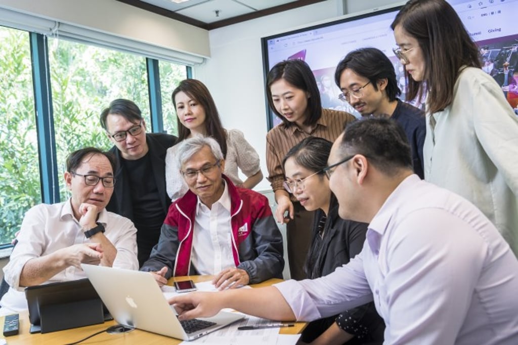 Professor LO Tit-wing (front row, second from left) discusses with students on better responses to youth-at-risk. Professor LO Tit-wing (front row, second from left) discusses with students on better responses to youth-at-risk.