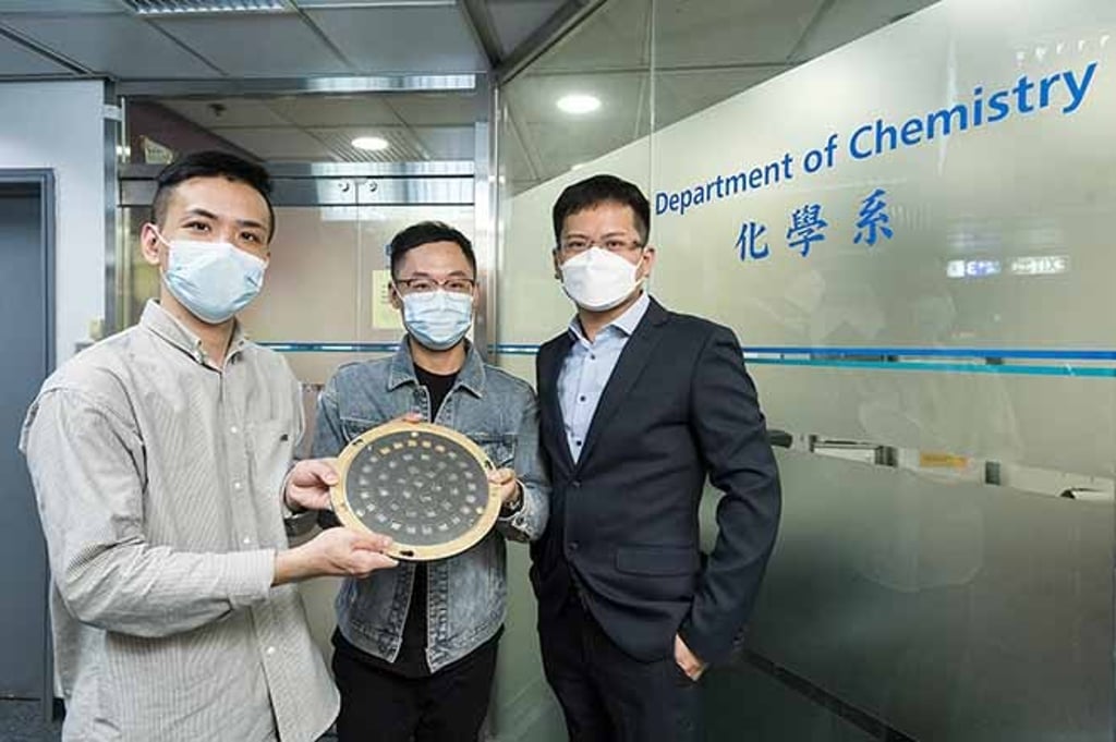 (From right) Dr Zhu Zonglong, Wu Xin and Li Zhen.