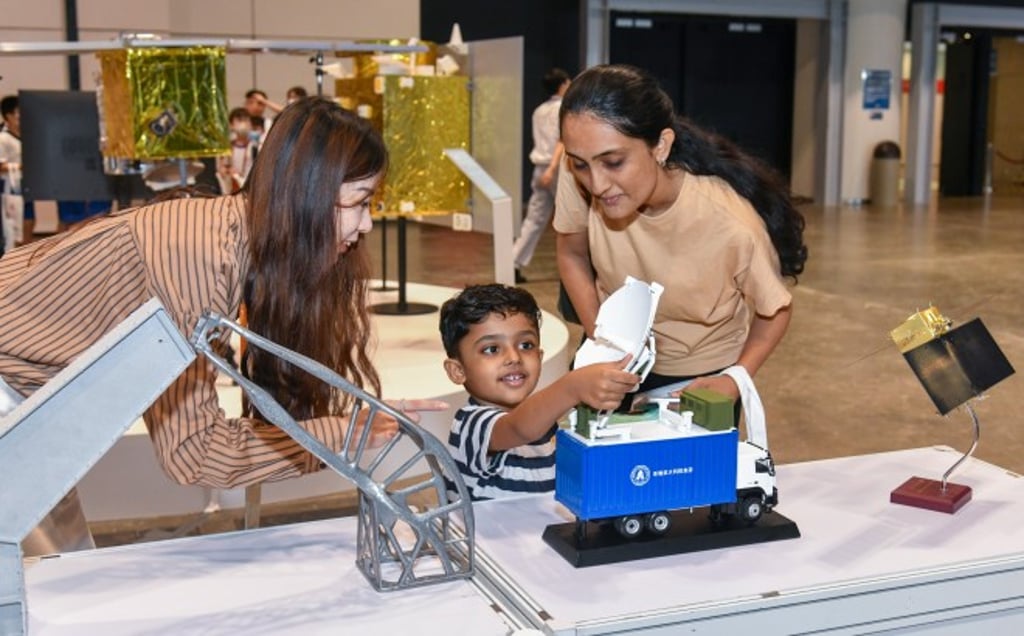 The Hong Kong Science Fair featured fun-filled educational interactive zones for family visitors to explore I&T with experiential and educational activities. The Hong Kong Science Fair featured fun-filled educational interactive zones for family visitors to explore I&T with experiential and educational activities.