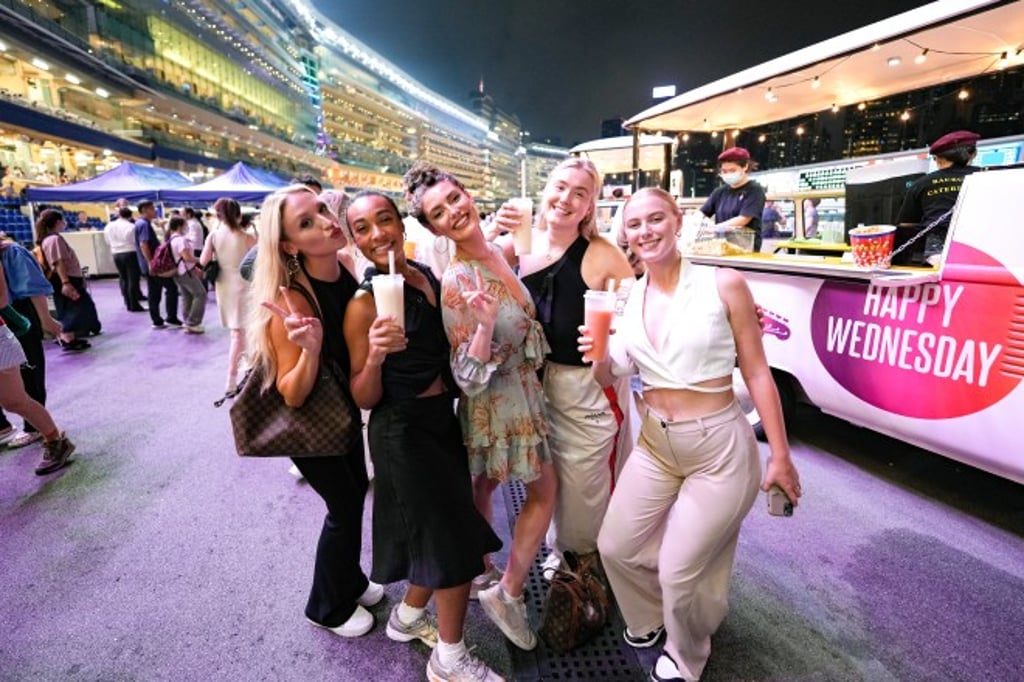 Don’t miss the sumptuous delicacies from the signature food truck and beer bites. Don’t miss the sumptuous delicacies from the signature food truck and beer bites.