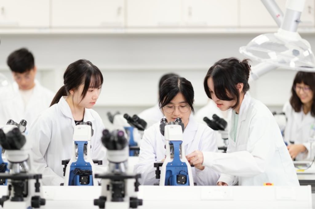 HKMU’s BSc (Hons) in Medical Laboratory Science programme started training students in its state-of-the-art laboratory this autumn term.