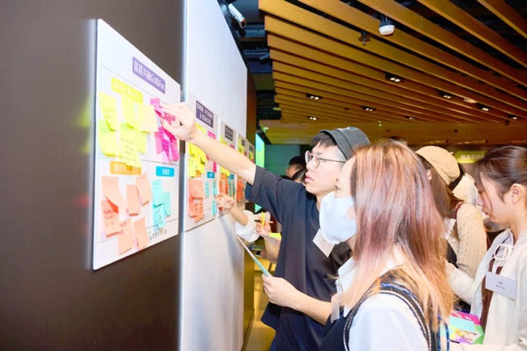 Young adults “post” their thoughts about the projects on the idea boards Young adults “post” their thoughts about the projects on the idea boards