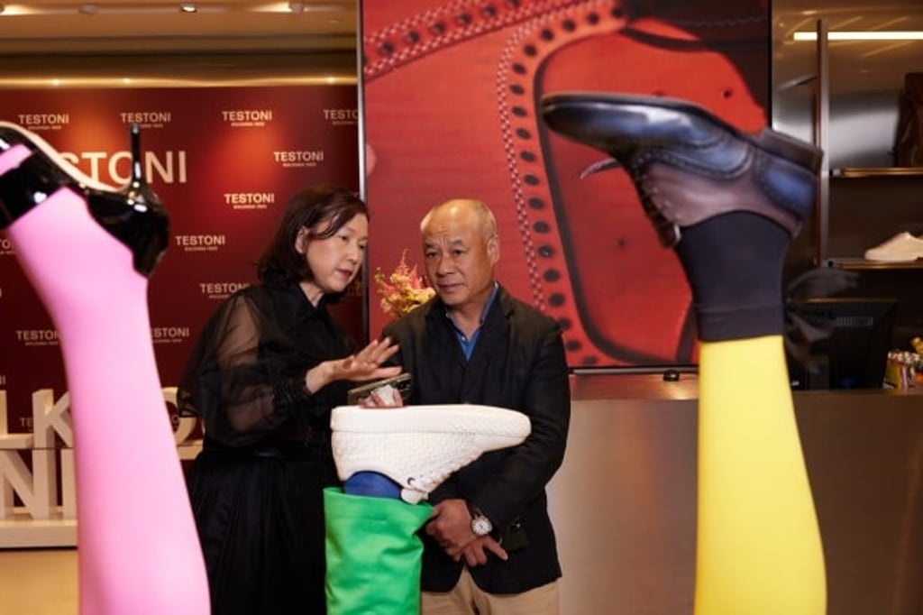 In January 2022, Viva Goods finished its acquisition of Amedeo Testoni, a century-old Italian luxury leatherwear brand. In January 2022, Viva Goods finished its acquisition of Amedeo Testoni, a century-old Italian luxury leatherwear brand.