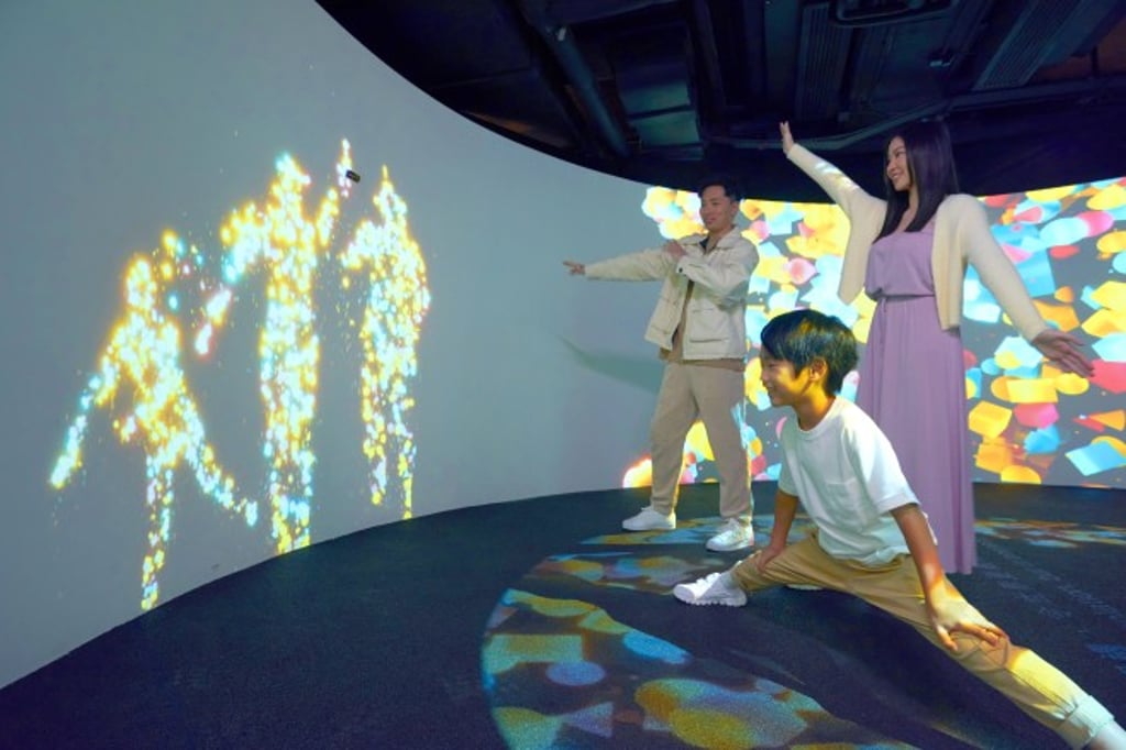 In this 270-degree immersive space, colourful particles are shaped into unique individuals, allowing you to let loose and interact with your friends. Each time your lights cross, your differences grow blurrier and a symphony of lights will be created. In this 270-degree immersive space, colourful particles are shaped into unique individuals, allowing you to let loose and interact with your friends. Each time your lights cross, your differences grow blurrier and a symphony of lights will be created.