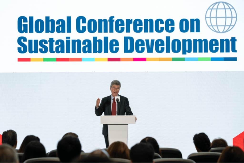 Professor Jeffrey Sachs gives a keynote speech titled “The World in 2050” at the Global Conference on Sustainable Development.