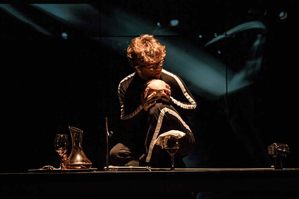 Penned by Peruvian playwright Chela De Ferrari, the lively play is a fresh take on Shakespeare’s classic tale.
