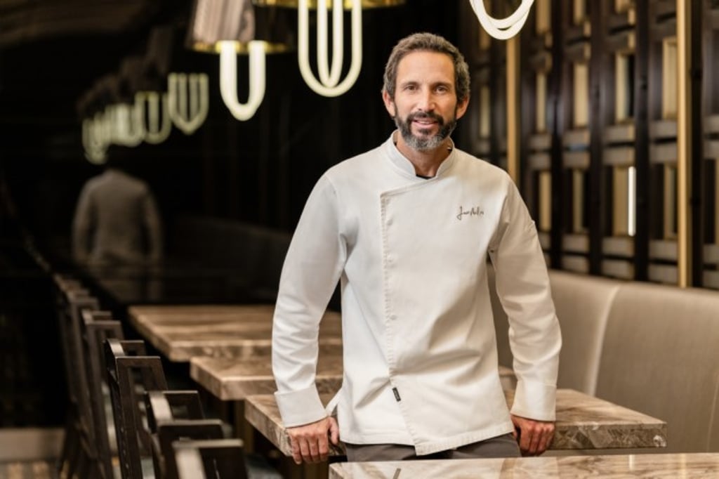 Chef José Avillez, who has garnered two MICHELIN Stars for his culinary expertise in Lisbon, has crafted a menu that pays tribute to the fusion of Portuguese and Chinese culinary heritage.