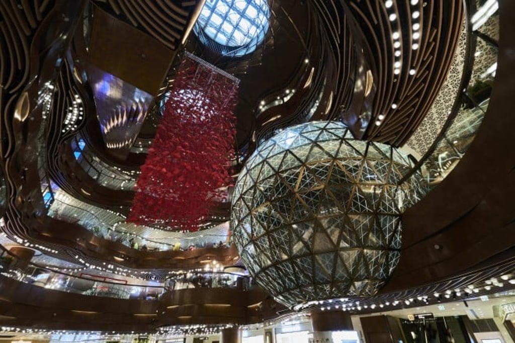 K11 MUSEA’s Opera Theatre, or grand atrium, creates an otherworldly theatrical effect that sparks creativity. At its centre is the Gold Ball, a spherical chamber serving as a visual centre piece and a multi-dimensional space for exhibitions, pop-ups and performances. Courtesy of K11 MUSEA. K11 MUSEA’s Opera Theatre, or grand atrium, creates an otherworldly theatrical effect that sparks creativity. At its centre is the Gold Ball, a spherical chamber serving as a visual centre piece and a multi-dimensional space for exhibitions, pop-ups and performances. Courtesy of K11 MUSEA.