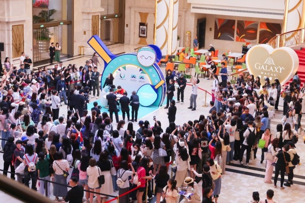 During the event, several autograph sessions were held at the East Square of Galaxy Macau, where the world’s leading table tennis players were invited to interact with and present autographs to table tennis enthusiasts, creating a lively atmosphere.
