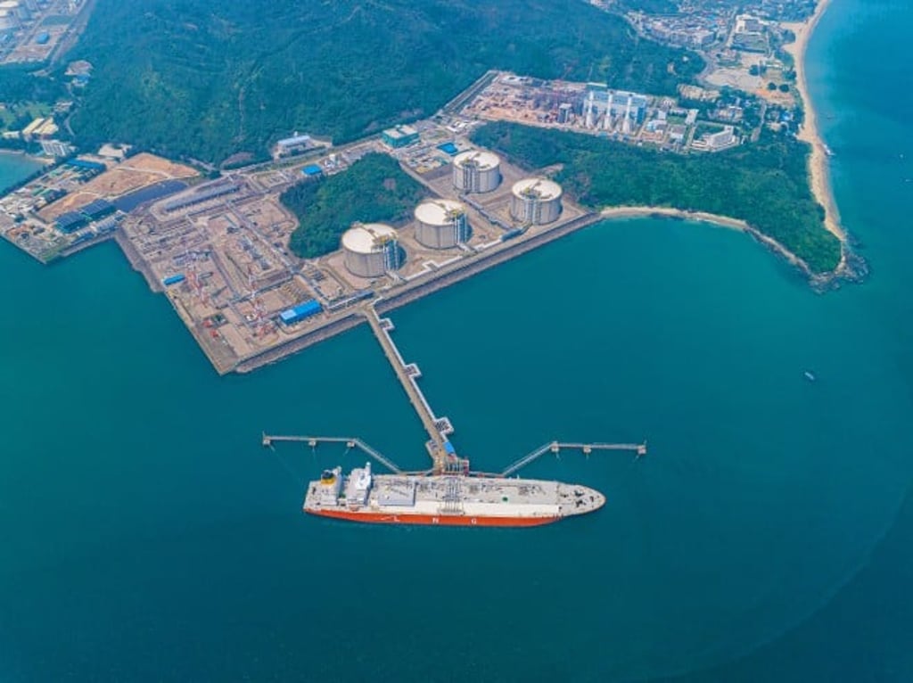 The Guangdong Dapeng LNG Terminal, completed in 2006, was China's first LNG import project and a key development for Hong Kong.