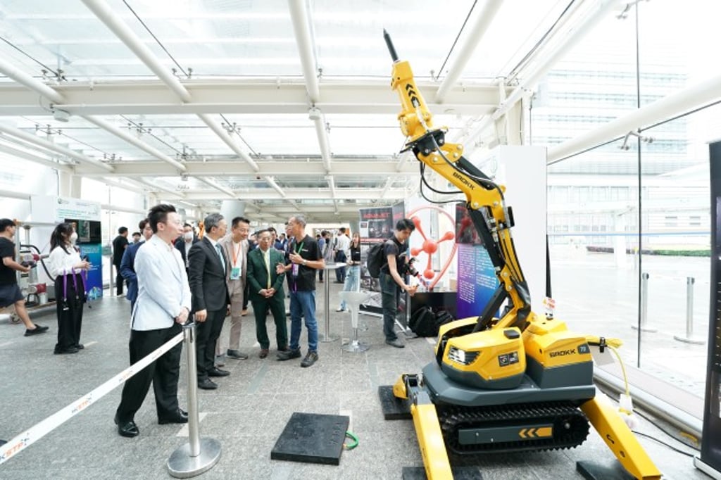 The “Construction Robot Exhibition” showcased latest robotic technologies.