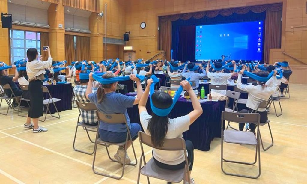 The DSE programme supports students, teachers and parents with educational seminars led by professionals from the Hong Kong Mental Wellness Association and Otsuka’s health education team.