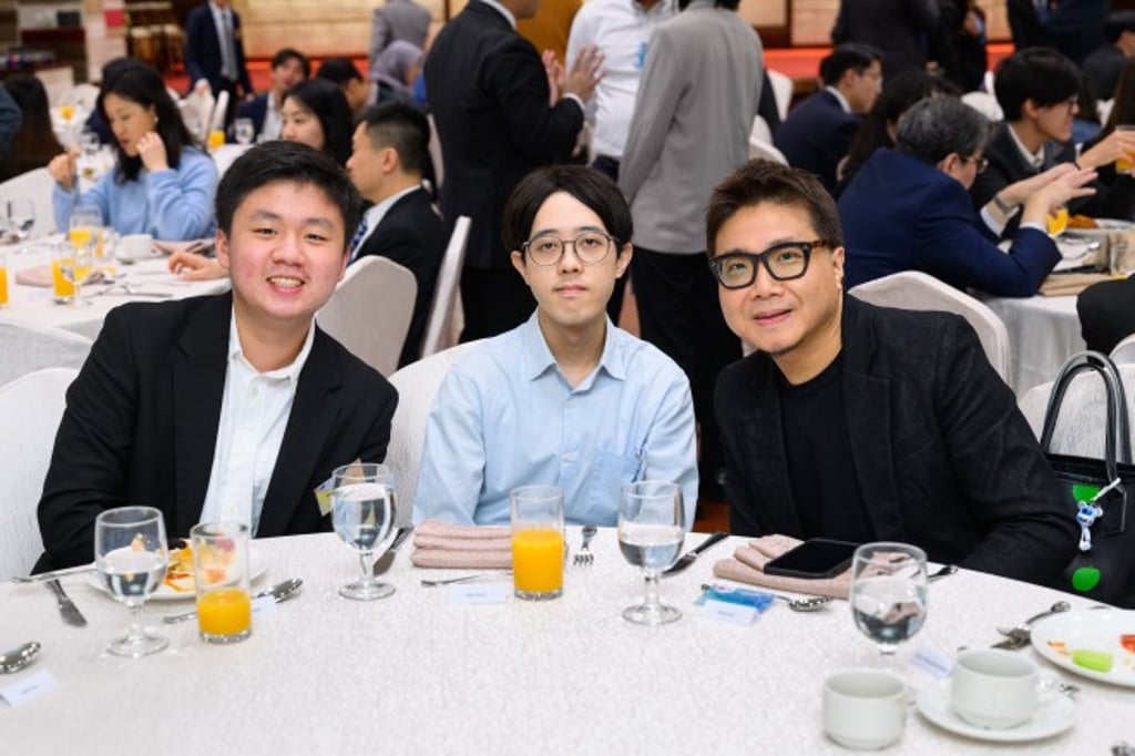 Kevin (first left) participates in CityUHK’s Executive Mentoring Programme to gain meaningful industry insights, develop personal development goals and expand his professional network. Kevin (first left) participates in CityUHK’s Executive Mentoring Programme to gain meaningful industry insights, develop personal development goals and expand his professional network.