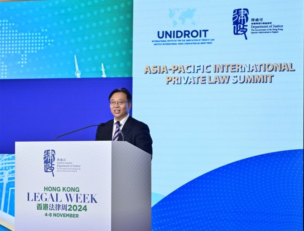 The Commissioner of the Ministry of Foreign Affairs in the HKSAR, Cui Jianchun, delivers welcome remarks at the Summit.