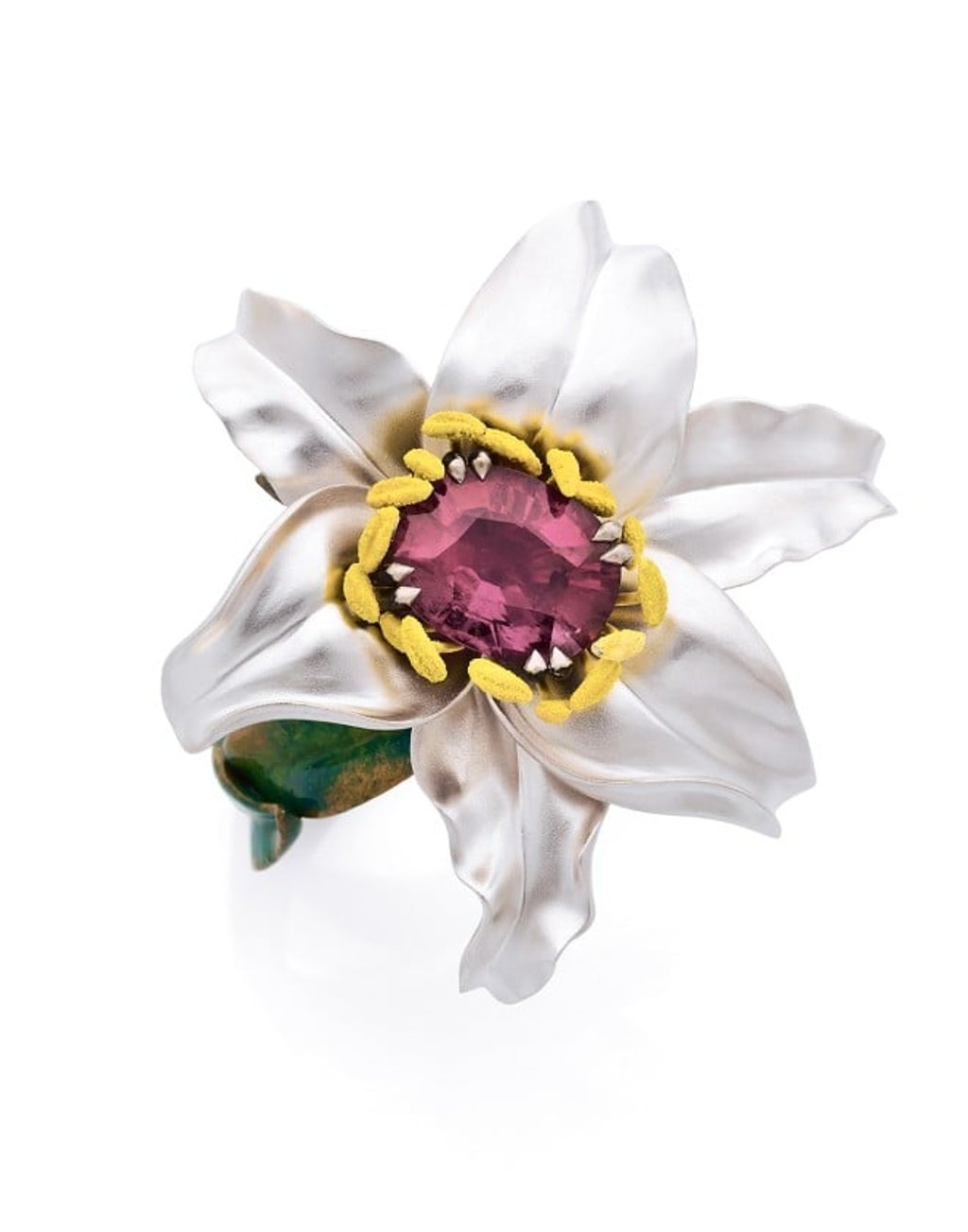 The work of art depicts a white lily in full bloom in a display of biomimetic realism.