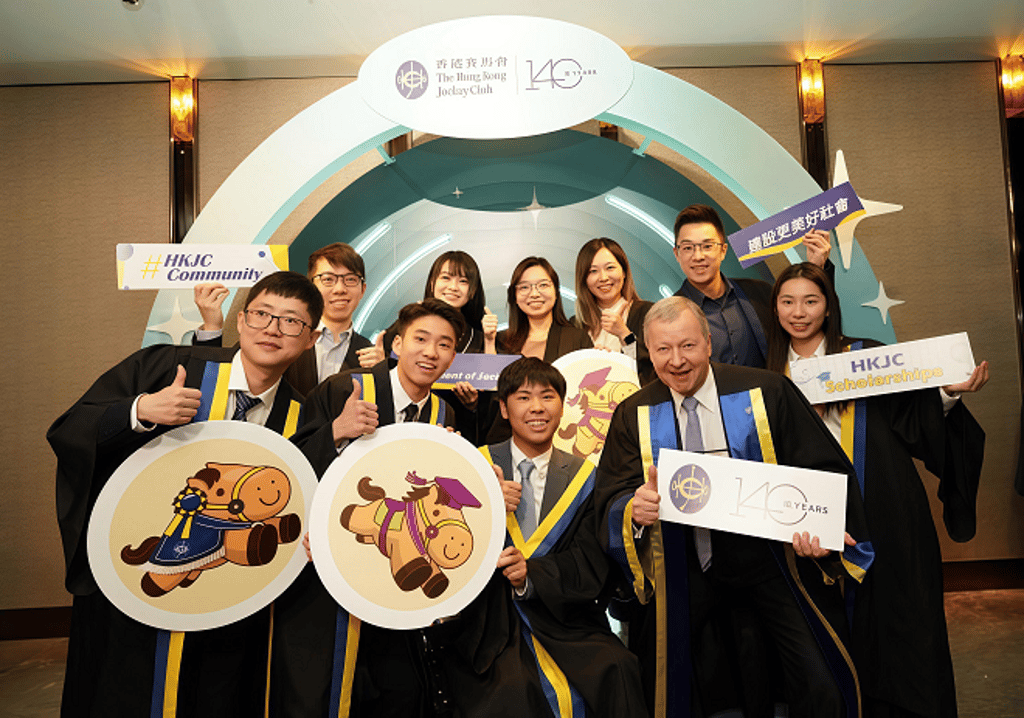 Club Chief Executive Officer Winfried Engelbrecht-Bresges (front row, 2nd right) with JC Scholars Jenna Choi (front row, 1st right), James Li (front row, centre) and Horace Pong (front row, 2nd left); JC STEM Early Career Research Fellow Dr Hu Delin (front row, 1st left); and representatives of The Jockey Club Scholars Alumni Association. Club Chief Executive Officer Winfried Engelbrecht-Bresges (front row, 2nd right) with JC Scholars Jenna Choi (front row, 1st right), James Li (front row, centre) and Horace Pong (front row, 2nd left); JC STEM Early Career Research Fellow Dr Hu Delin (front row, 1st left); and representatives of The Jockey Club Scholars Alumni Association.