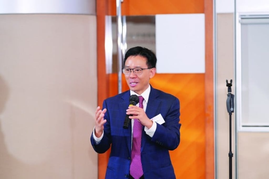 Professor Ho, the Coordinator of this event, gave closing remarks to the audience.