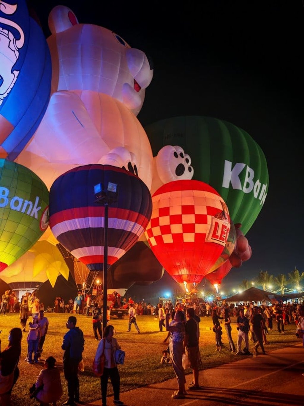 The atmospheric “Night Glow Show” offers great social-media photo moments.