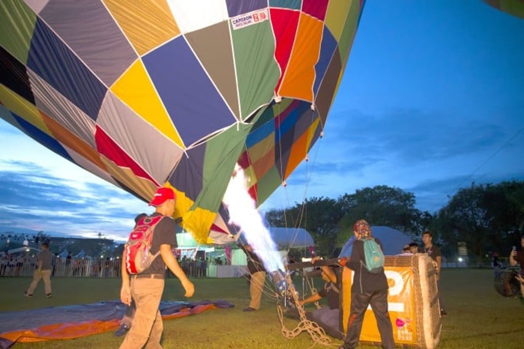 HABFest provides visitors the chance to witness the highly technical balloon inflation.