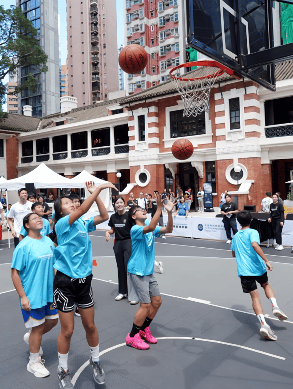The Club-supported Jockey Club Believe & Bounce Basketball Programme is expected to benefit more than 32,000 people, enabling more students and underprivileged groups to engage with basketball. The Club-supported Jockey Club Believe & Bounce Basketball Programme is expected to benefit more than 32,000 people, enabling more students and underprivileged groups to engage with basketball.