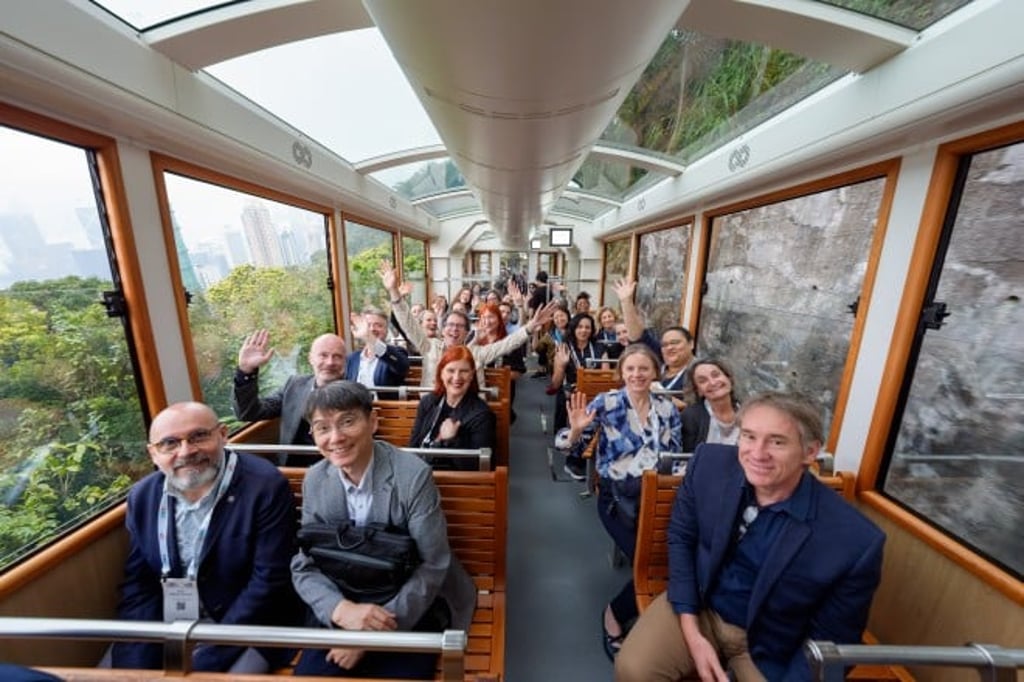 CUHK organizou um passeio de bonde para seus parceiros durante a APAIE 2026.