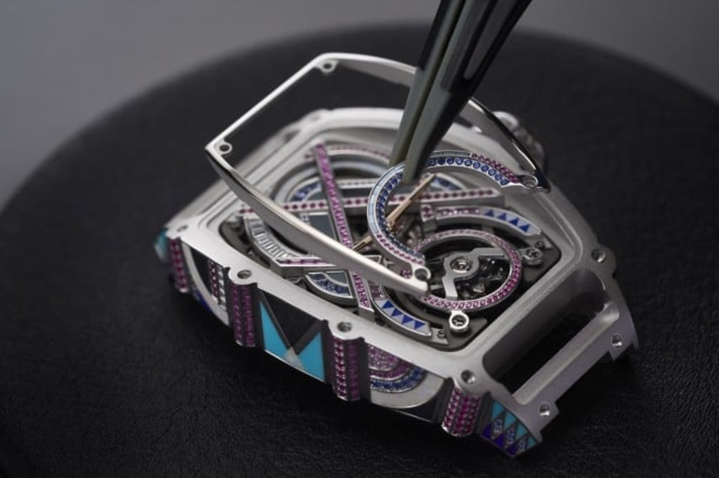 Art Deco geometry shapes the RM HJ-02.