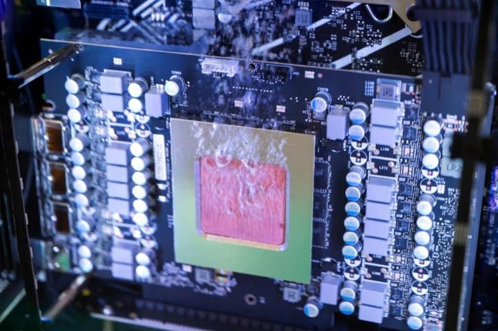 A two-phase immersion cooling system developed by ASTRI, already deployed on 10 servers at a government department facility for over a year, achieving energy savings of more than 20 per cent. A two-phase immersion cooling system developed by ASTRI, already deployed on 10 servers at a government department facility for over a year, achieving energy savings of more than 20 per cent.