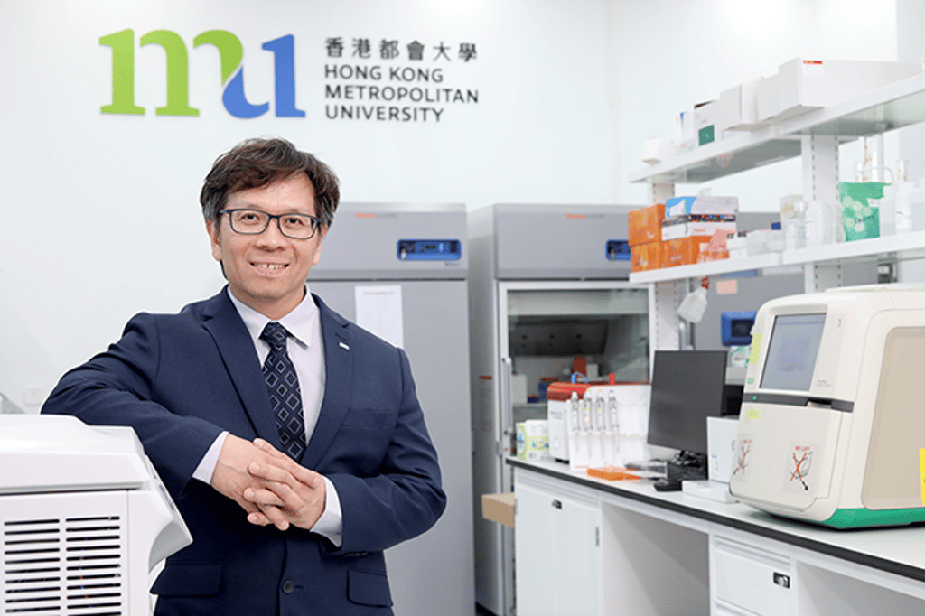 Prof. Ricky Kwok Yu-kwong at the HKMU Shenzhen Research Institute.