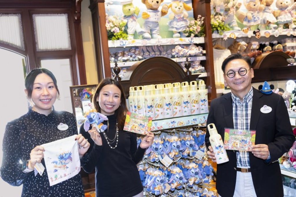 Chloe, Justin Chan (right) and Sammi Yuen (left) are happy to see the “Stitch Up the Spring” products gaining popularity.