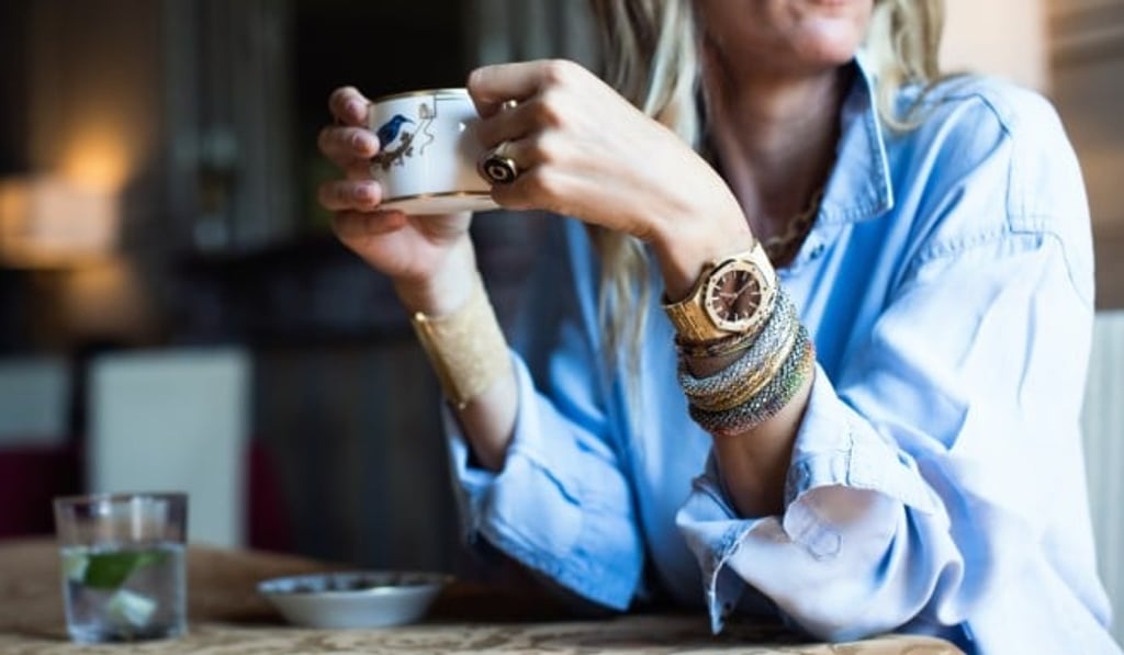 The Audemars Piguet Royal Oak Frosted Gold Carolina Bucci Limited Edition looks stylishly casual.