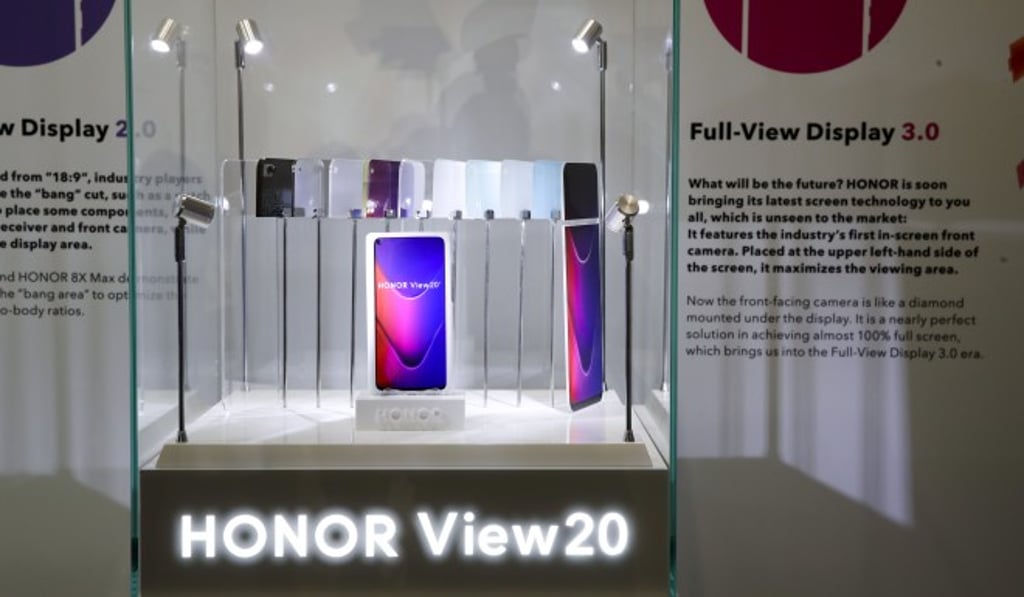 The soon-to-be-available HONOR View20 features three world-first technologies in its beautifully crafted body. The soon-to-be-available HONOR View20 features three world-first technologies in its beautifully crafted body.