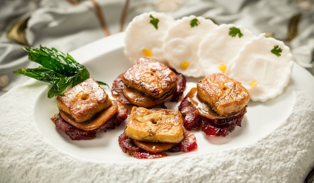 Oven Smoked Parcel with Goose Liver, Sausage and Honey Pork