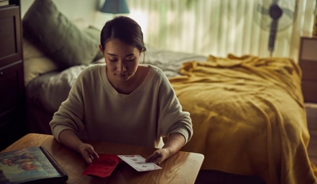 Yang Yang, who has avoided her parents for years, has decided to take matters into her own hands and written an explanation with a “meet me halfway” ticket attached. Yang Yang, who has avoided her parents for years, has decided to take matters into her own hands and written an explanation with a “meet me halfway” ticket attached.