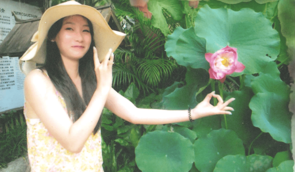 In her letter to mom and dad, Yang Yang strived to convey the truth that she was leading a full life without a husband. In her letter to mom and dad, Yang Yang strived to convey the truth that she was leading a full life without a husband.