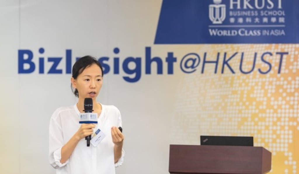 Professor Jiewen Hong<br />
Assistant Professor, Department of Management, HKUST Business School