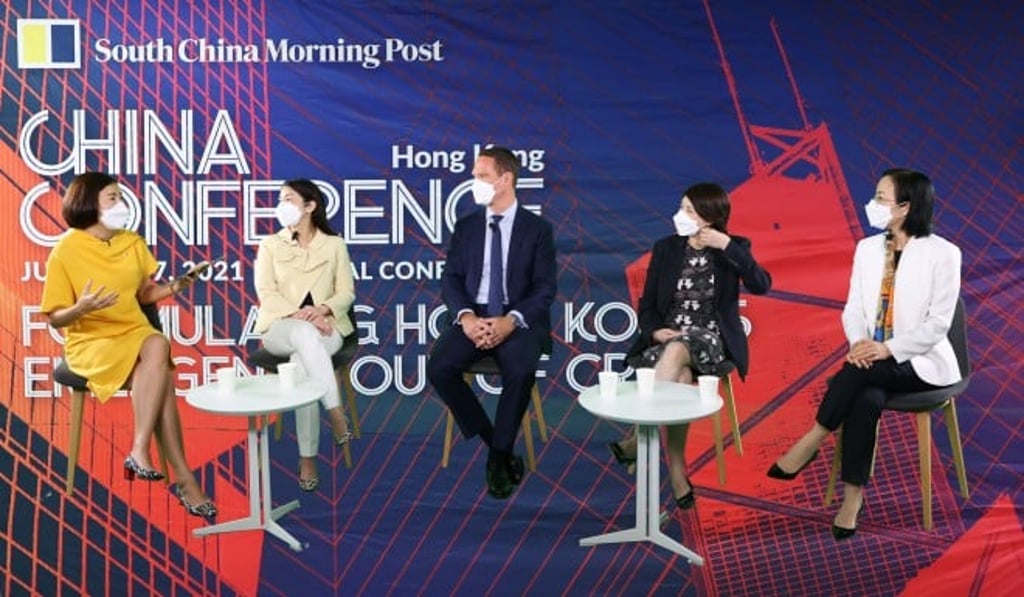 (L-R): Denise Tsang (moderator), Hong Kong News Editor, SCMP; Cynthia Chung, Partner, Deacons; Tom Gaffney, Regional Managing Director, CBRE Hong Kong; Joanne Ho, Chief Operating Officer - Fung Academy, Fung Group; and Hong Qiu, Managing Director & Chief Operating Officer, Lazard Greater China discussed Hong Kong’s office of the future. (L-R): Denise Tsang (moderator), Hong Kong News Editor, SCMP; Cynthia Chung, Partner, Deacons; Tom Gaffney, Regional Managing Director, CBRE Hong Kong; Joanne Ho, Chief Operating Officer - Fung Academy, Fung Group; and Hong Qiu, Managing Director & Chief Operating Officer, Lazard Greater China discussed Hong Kong’s office of the future.