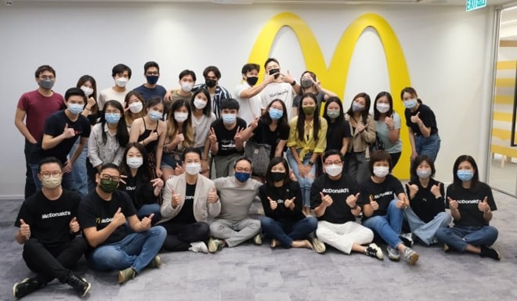 Melo Fellows at one of the joint discovery events of Project Melo, where McDonald’s HK management team shared their leadership stories with student fellows.