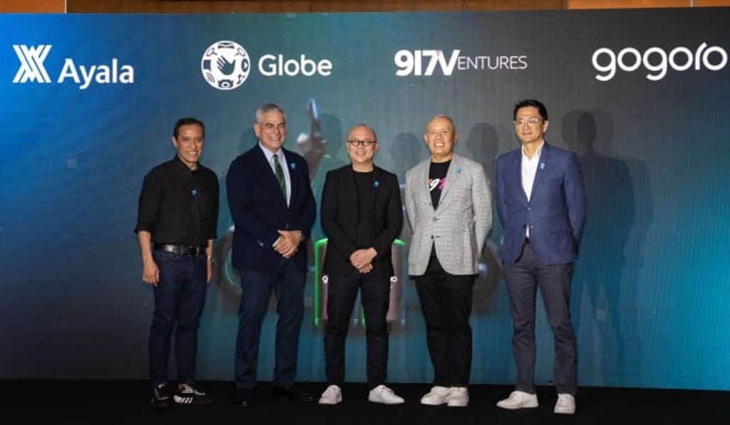 Globe Capital Venture Holdings Director Bernie Llamzon, Ayala Corporation Chairman Jaime Augusto Zobel de Ayala, Gogoro Founder and CEO Horace Luke, Globe Group President and CEO Ernest Cu, and 917 Ventures Managing Director Vince Yamat at the launch of the Gogoro Smartscooters®  and Battery-Swapping GoStation ecosystem in the Philippines.